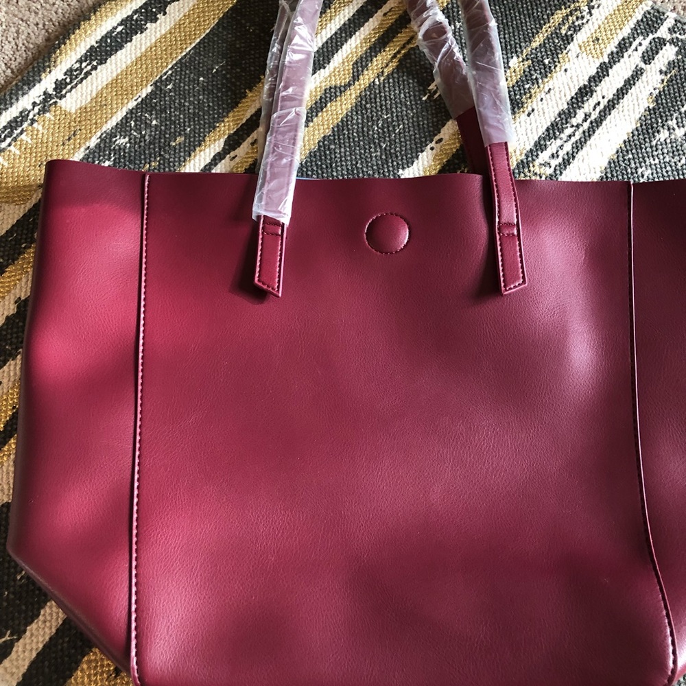 Burgundy vegan tote bag NWOT